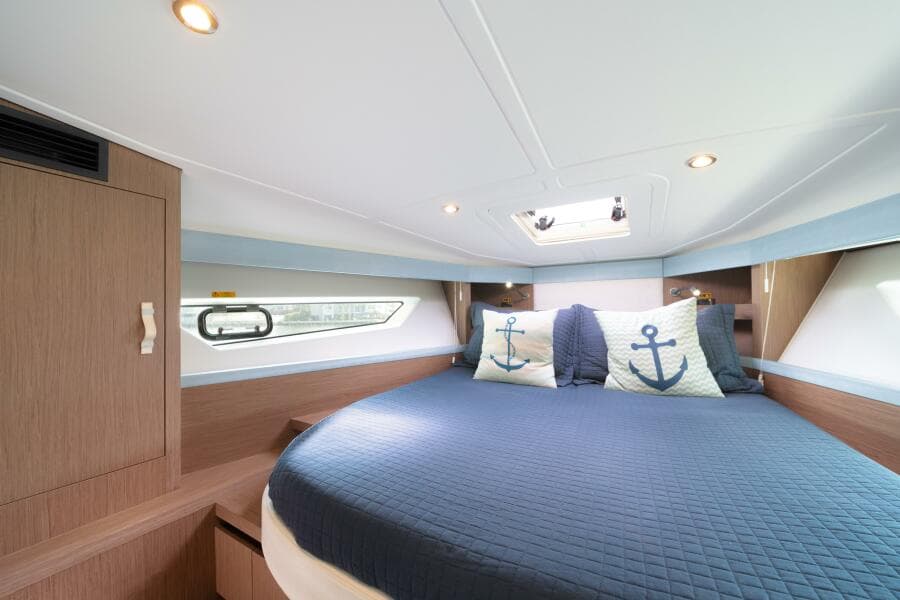 Beneteau 40 - Tis the Seasun - Stateroom