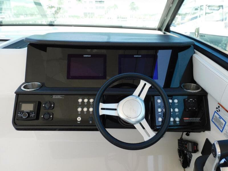 2018 Sea Ray Sundancer 320