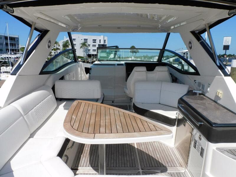 2018 Sea Ray Sundancer 320