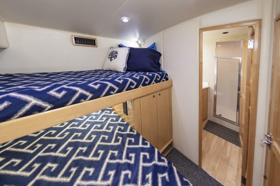 52BuddyDavisFishinFever032