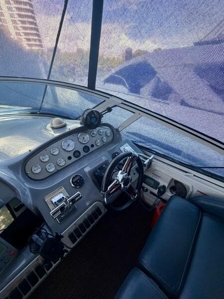 2007 Cruisers Yachts 370 Express