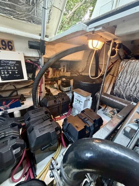 2007 Cruisers Yachts 370 Express