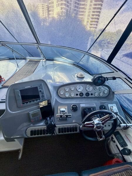 2007 Cruisers Yachts 370 Express