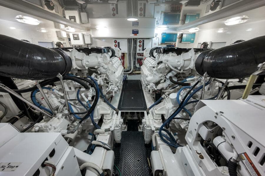 2015 Viking 52 Sport Coupe