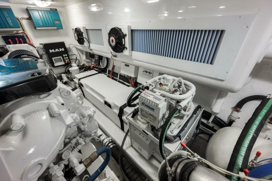 2015 Viking 52 Sport Coupe