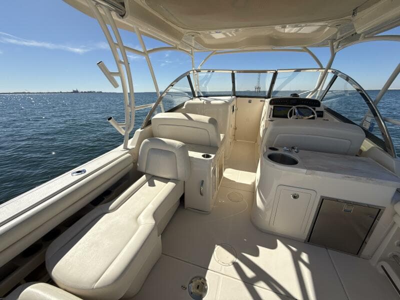 2016 Grady-White 307 Freedom