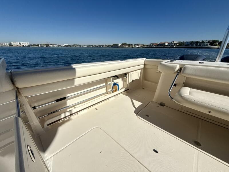 2016 Grady-White 307 Freedom