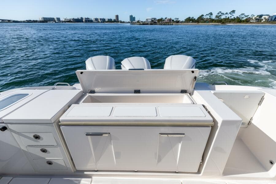 2019 Pursuit S 368 Moon Dogg Cockpit