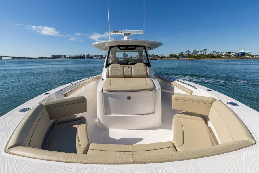 2019 Pursuit S 368 Moon Dogg Bow Seating