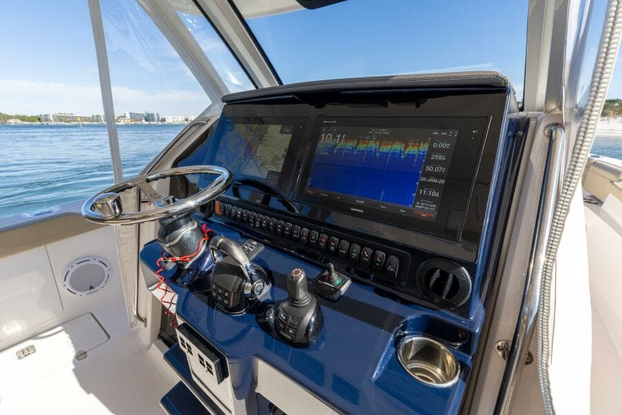 2019 Pursuit S 368 Moon Dogg Helm