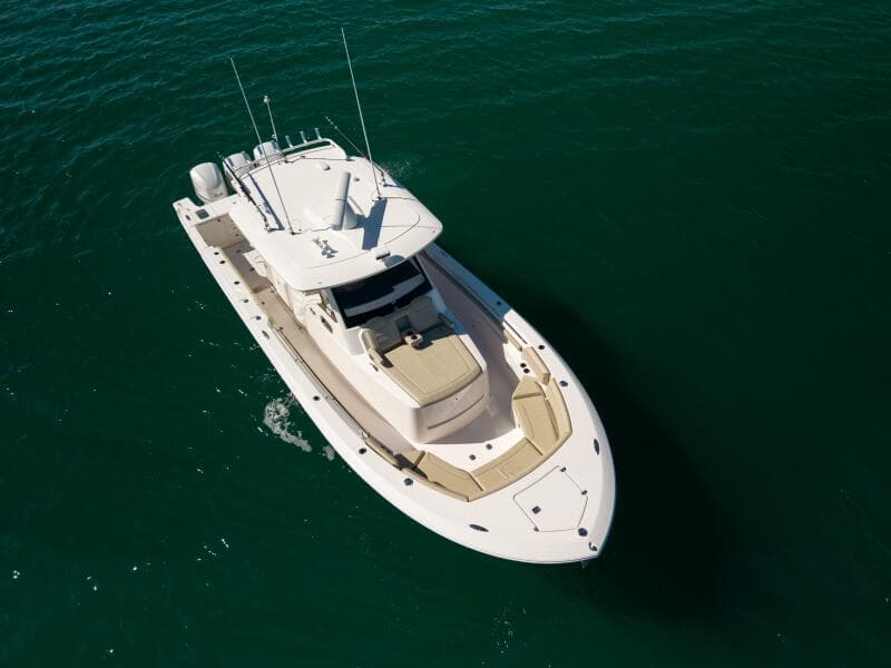 2019 Pursuit S 368 Moon Dogg Overview