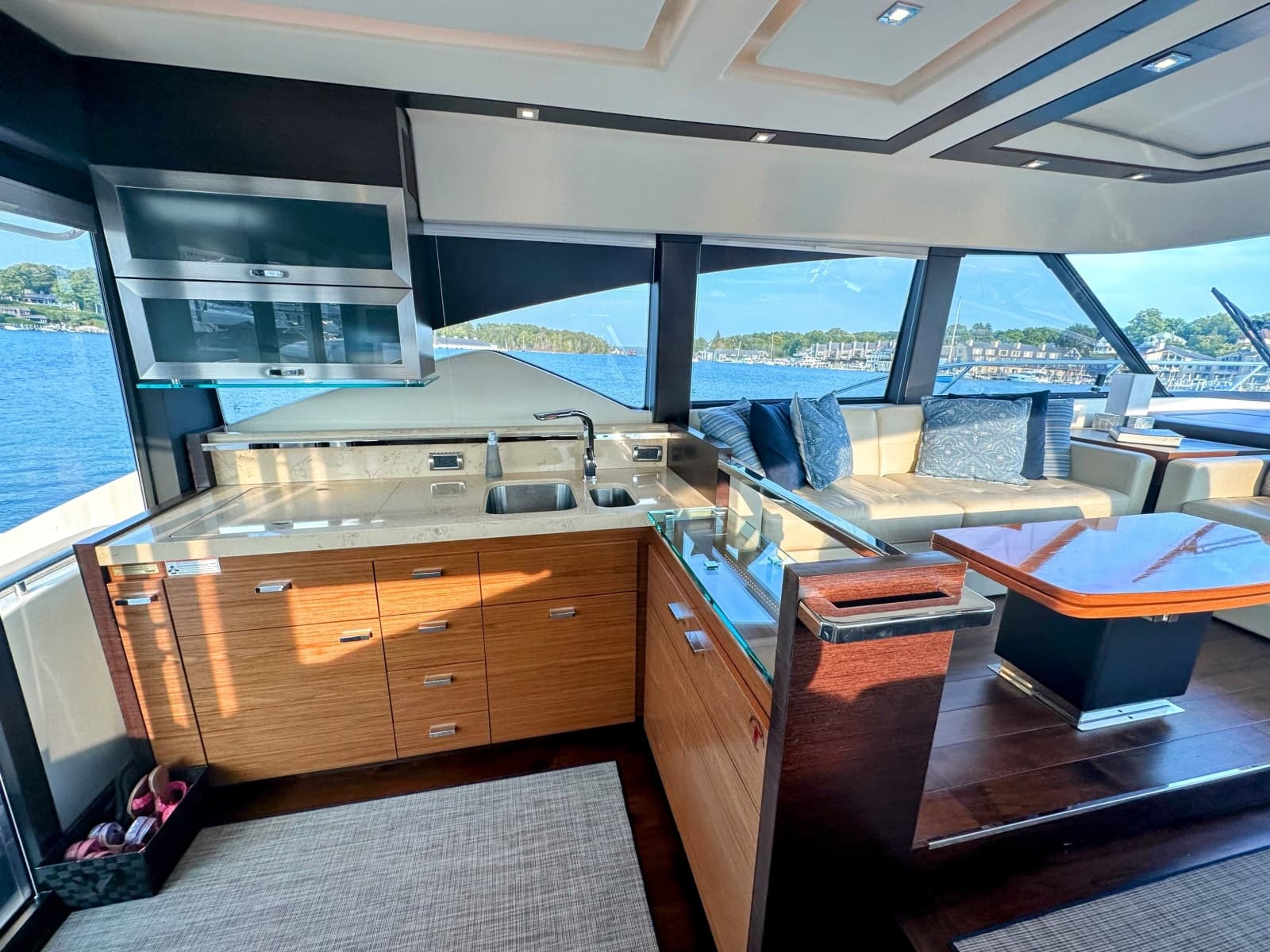 2014 Tiara Yachts 50 Coupe - Photo 24