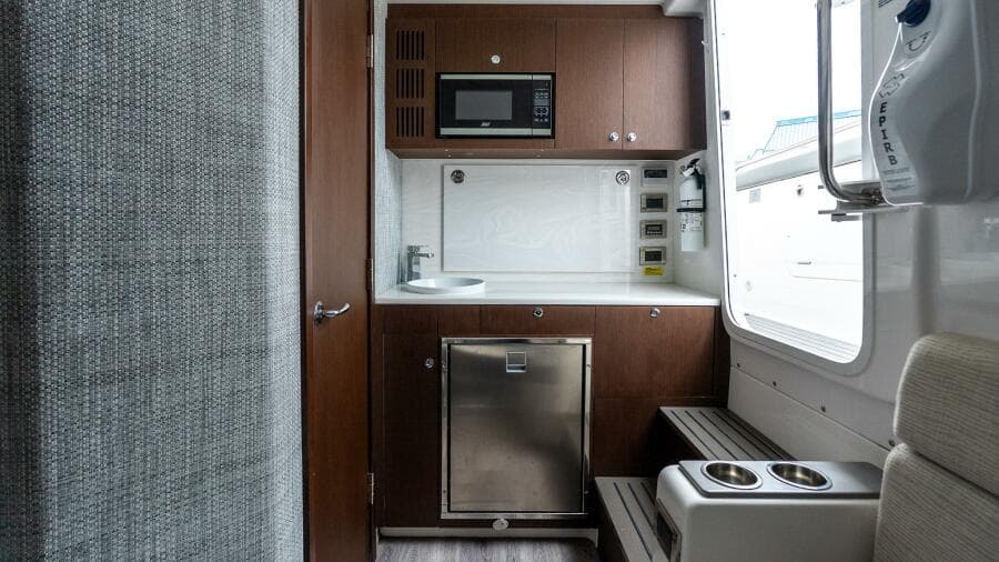 2023 Everglades 455 Center Console