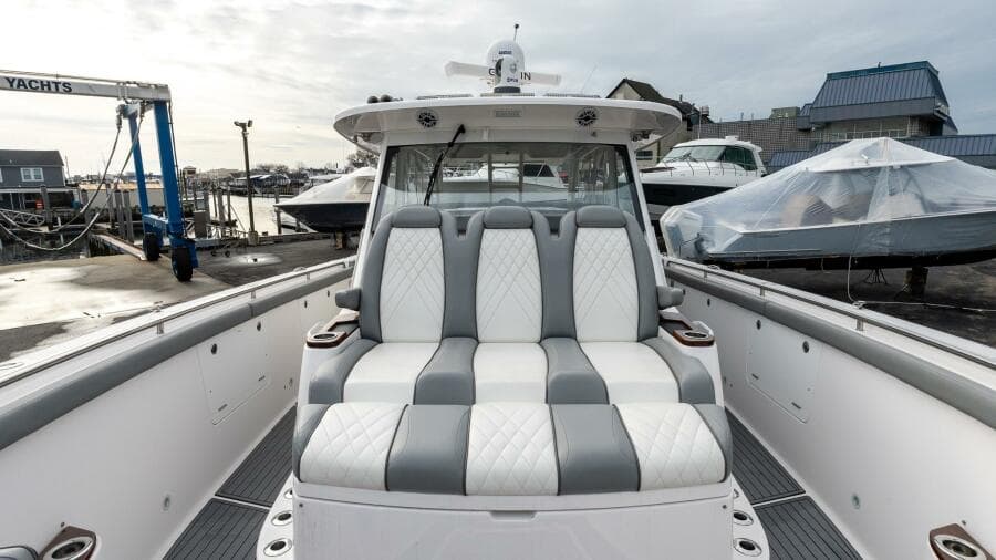 2023 Everglades 455 Center Console