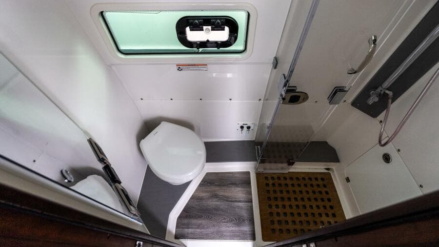 2023 Everglades 455 Center Console