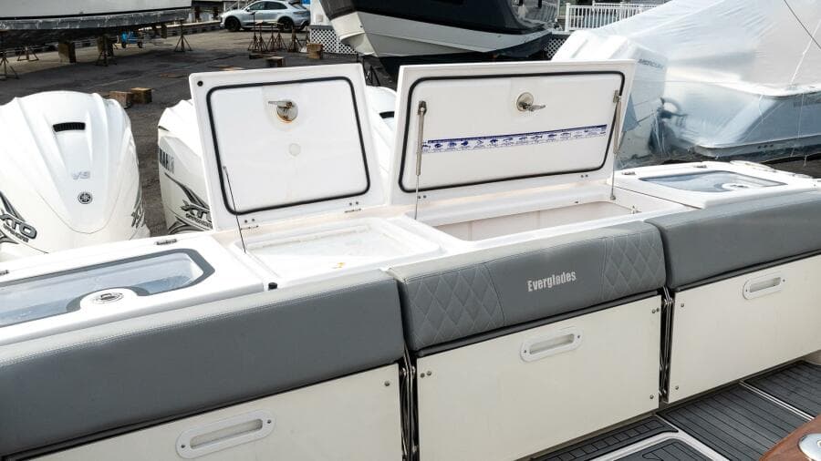 2023 Everglades 455 Center Console