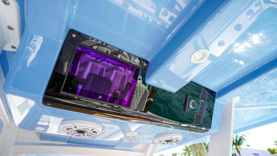 2024 Invincible 43 Open