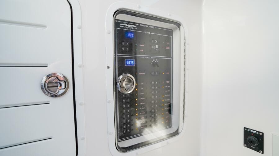 2024 Invincible 43 Open