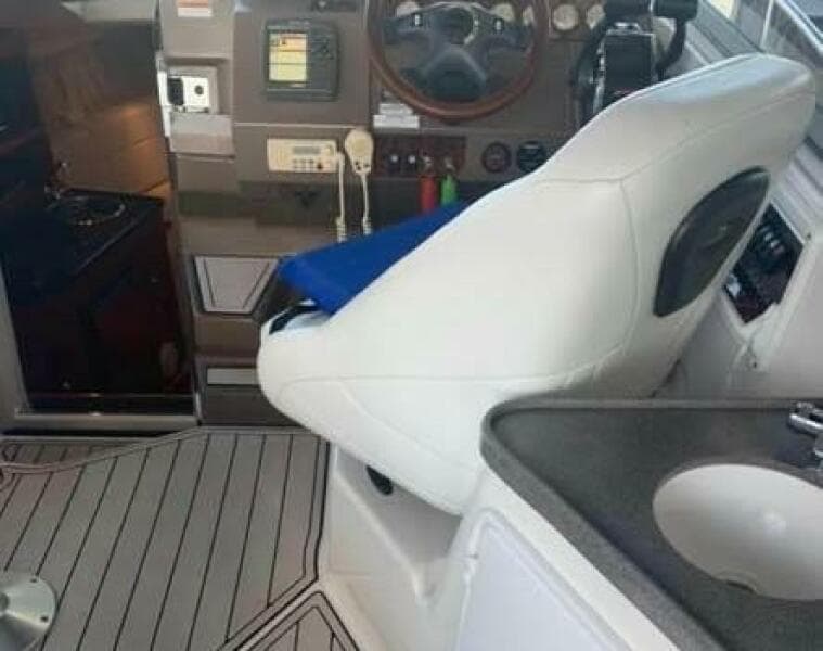 2006 Regal 3060 Window Express