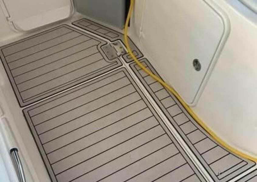 2006 Regal 3060 Window Express