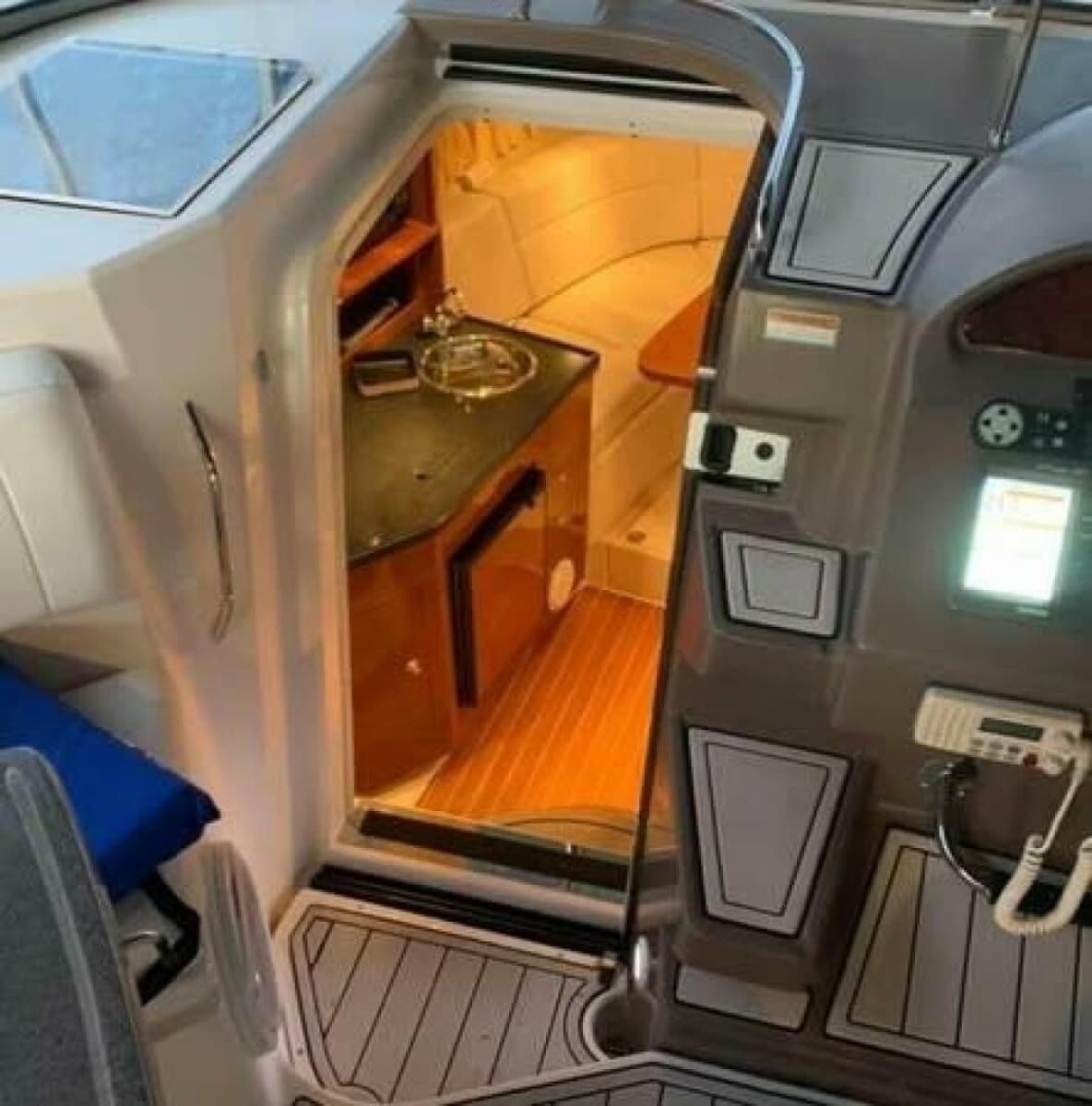 2006 Regal 3060 Window Express - Photo 10