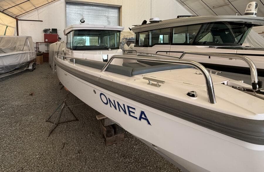 2022 Axopar 28 Cabin - Photo 4
