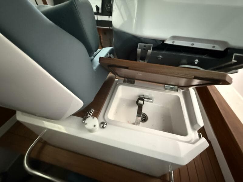 2022 Axopar 28 Cabin - Photo 30