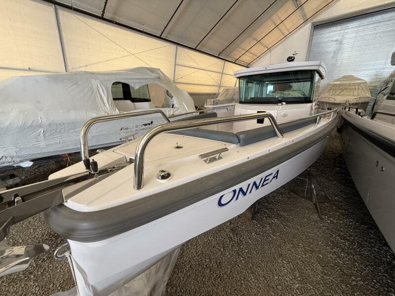 2022 Axopar 28 Cabin - Photo 7
