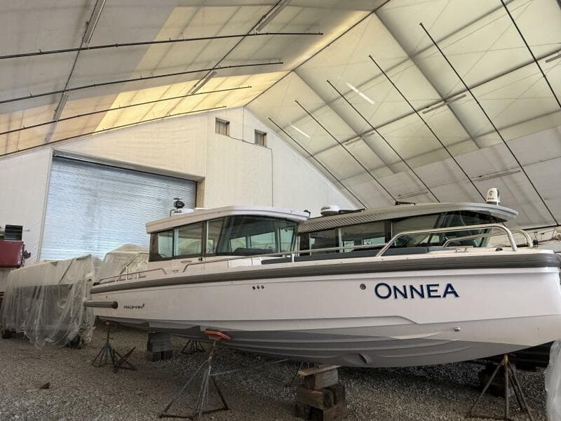 2022 Axopar 28 Cabin - Photo 5