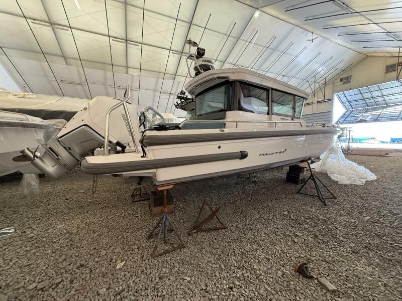 2022 Axopar 28 Cabin - Photo 16