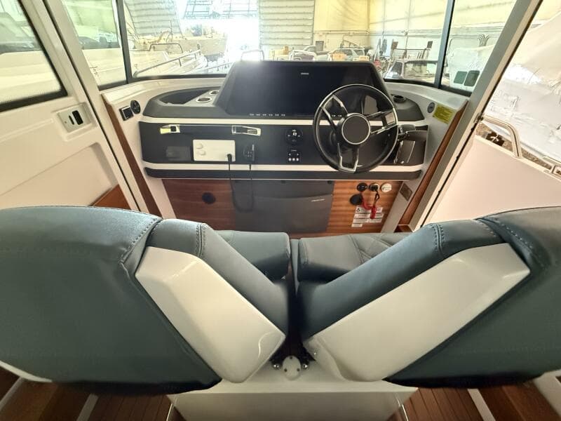 2022 Axopar 28 Cabin - Photo 22