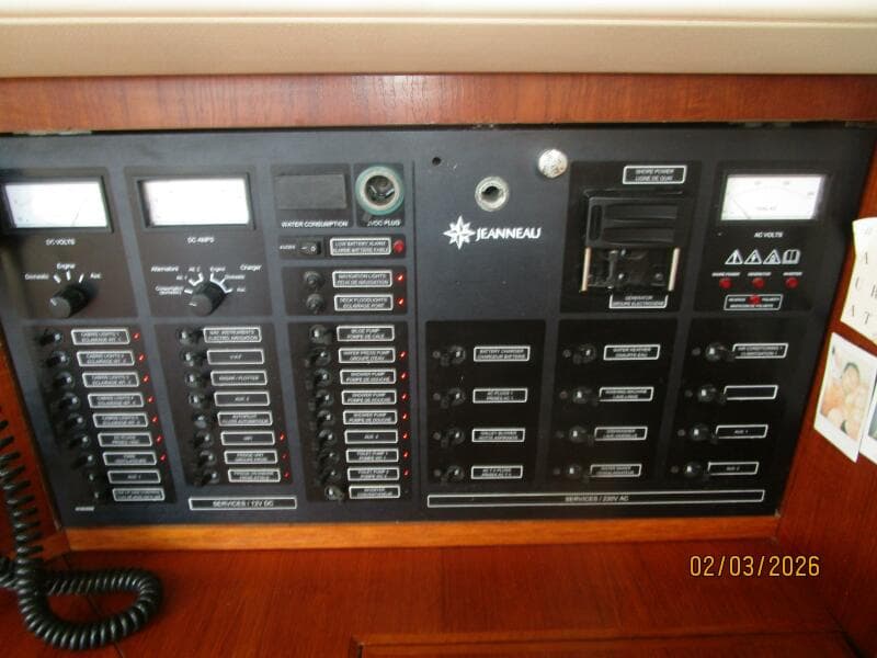 54' Jeanneau electrical panel