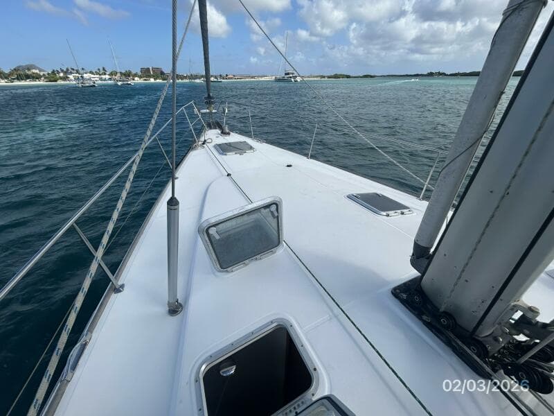 54' Jeanneau foredeck1