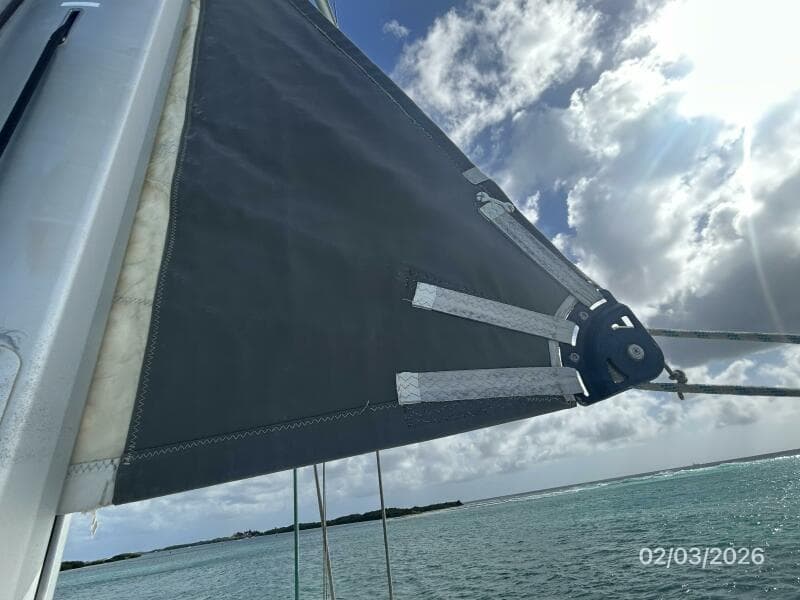 54' Jeanneau Mainsail clew1