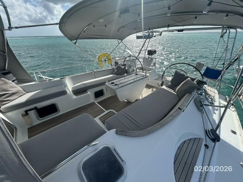 54' Jeanneau cockpit2