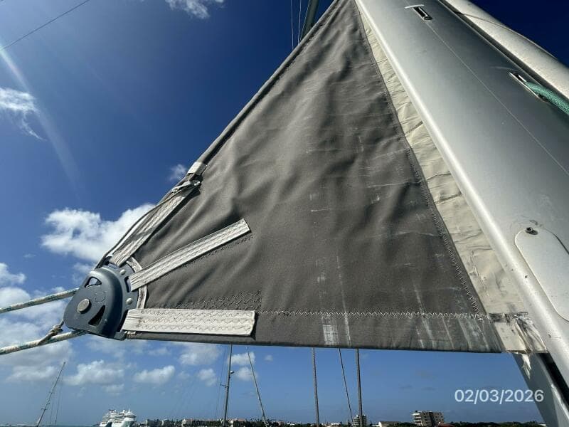 54' Jeanneau Mainsail clew2