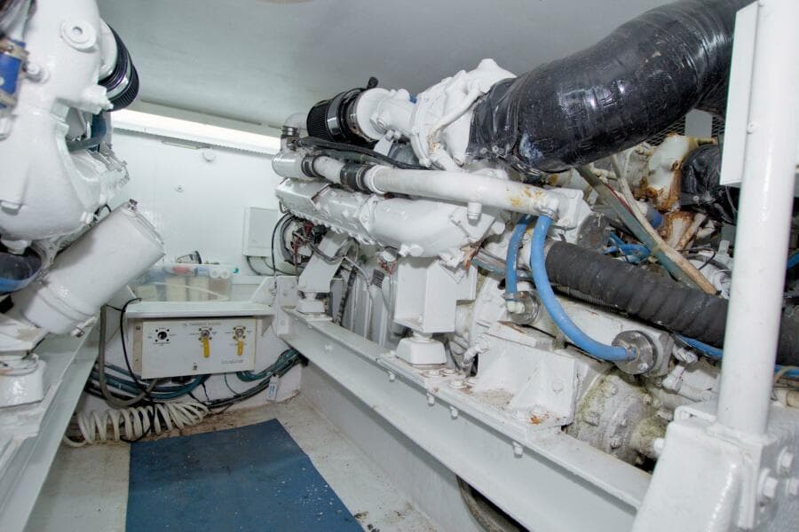 1990 Viking 53 Convertible