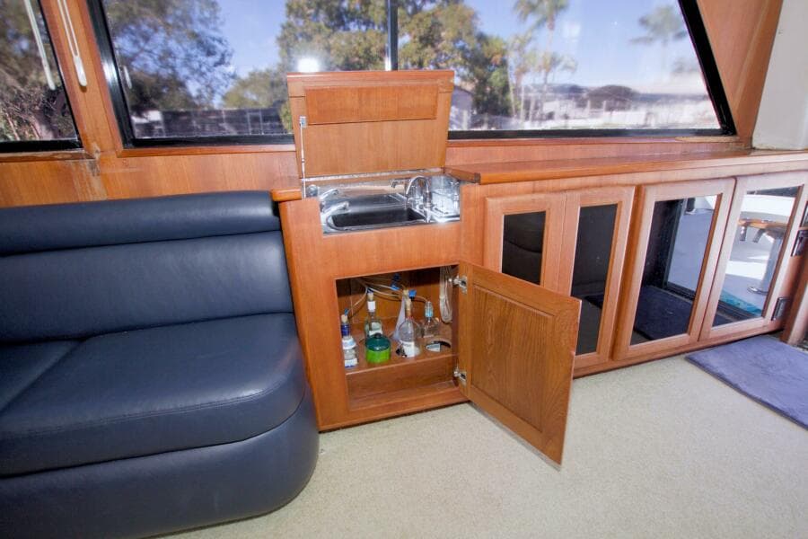 1990 Viking 53 Convertible