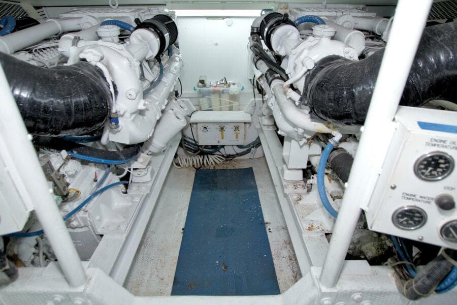 1990 Viking 53 Convertible