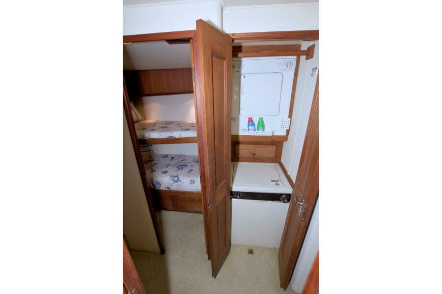 1990 Viking 53 Convertible