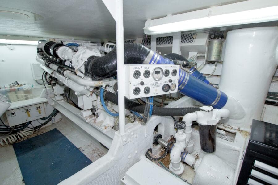 1990 Viking 53 Convertible