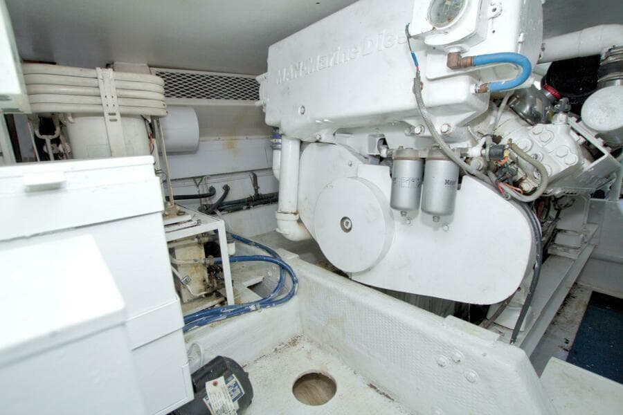 1990 Viking 53 Convertible