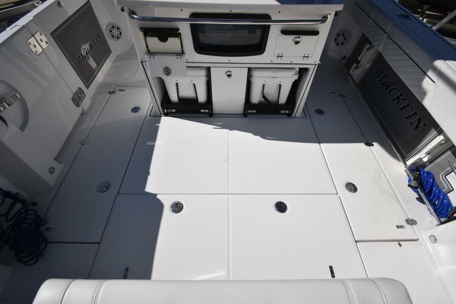 2021 Blackfin 332 
