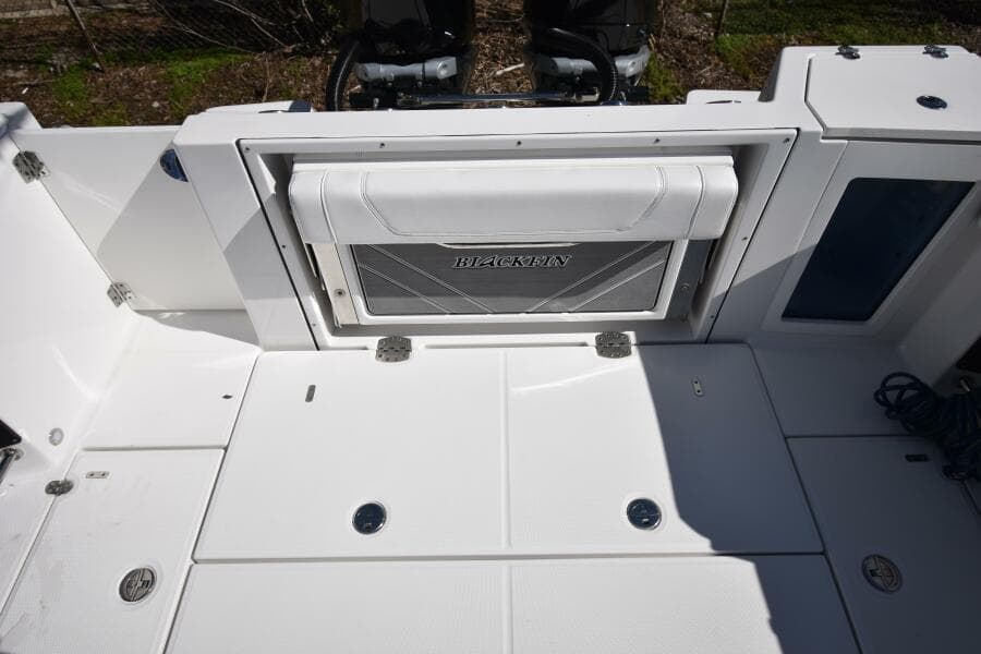 2021 Blackfin 332 