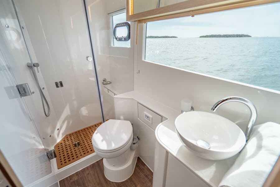 2024 Aquila 54 Yacht