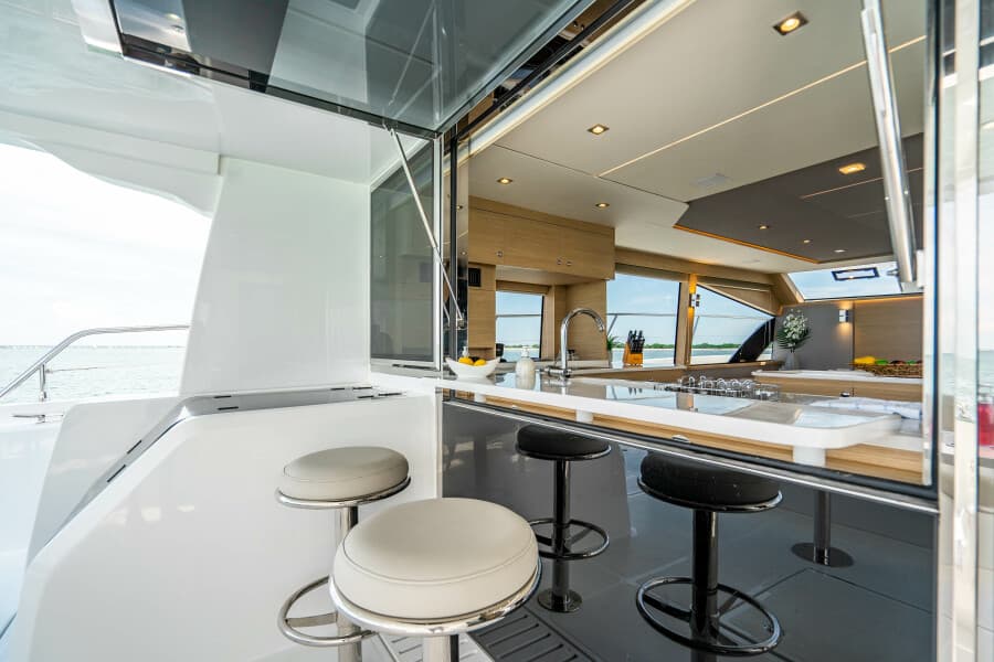 2024 Aquila 54 Yacht