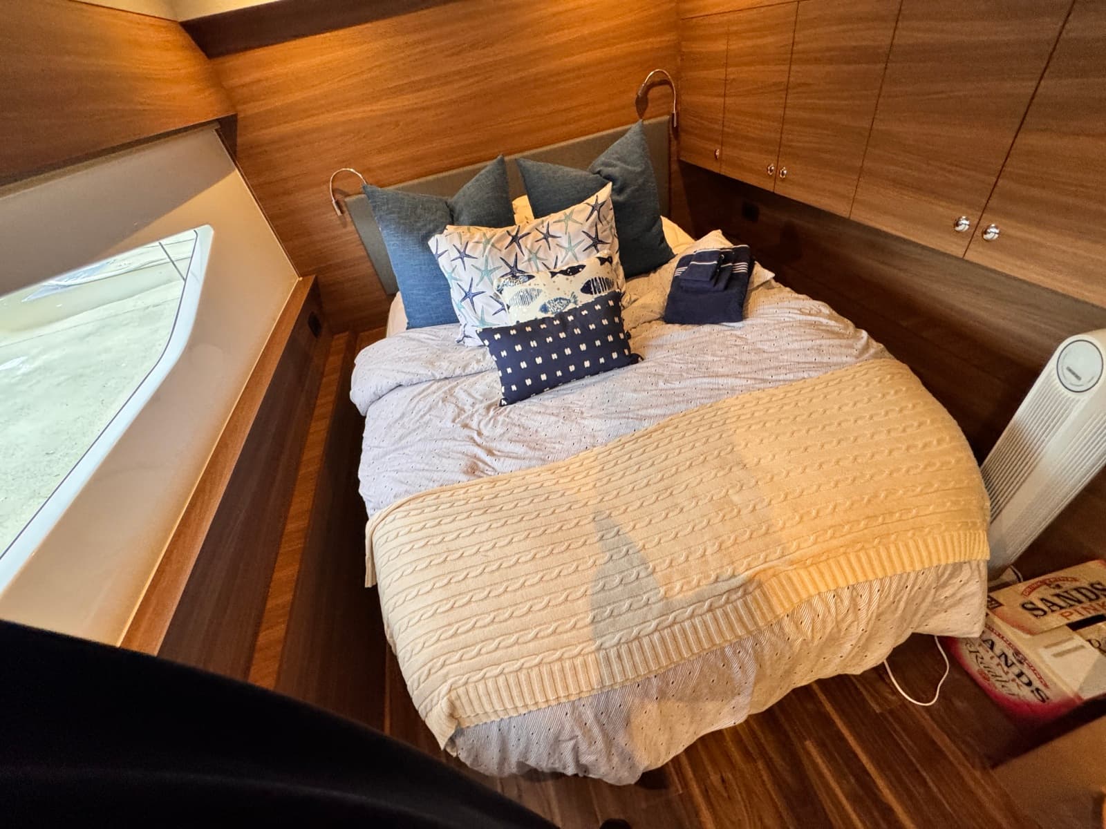 2024 Aquila 54 Yacht