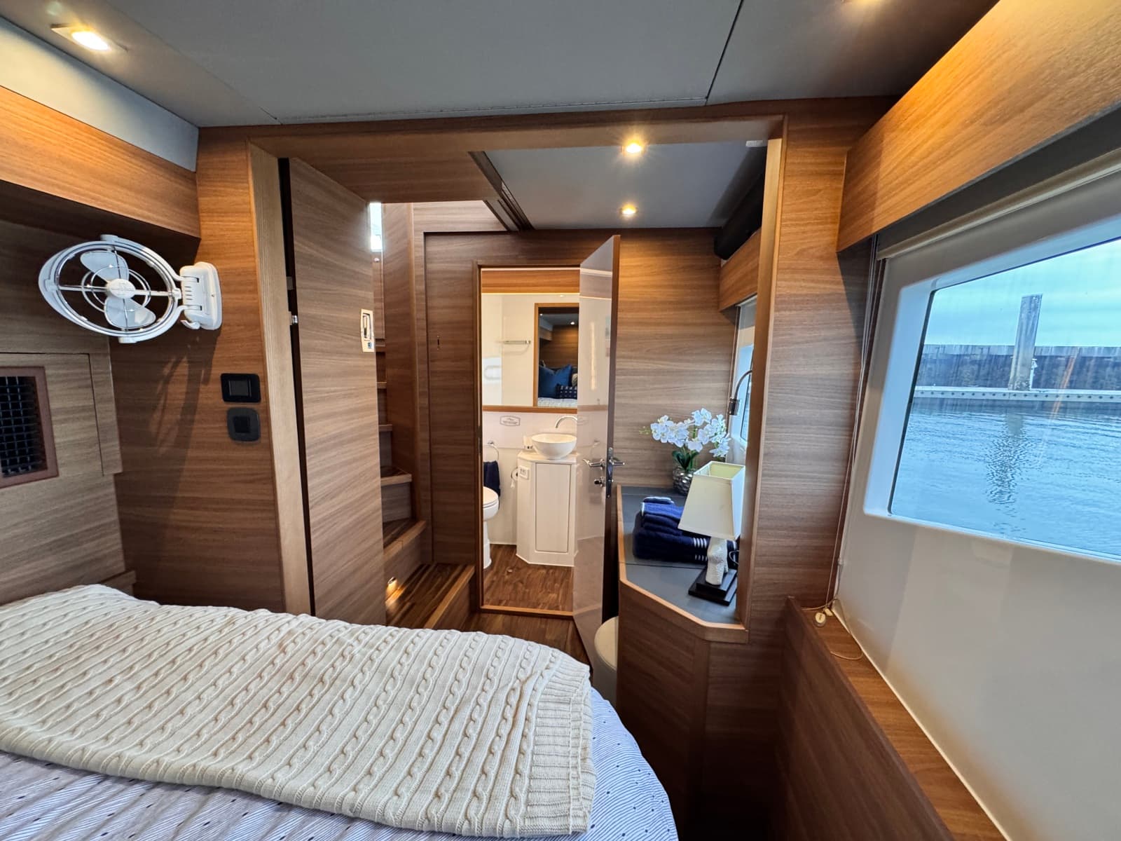 2024 Aquila 54 Yacht