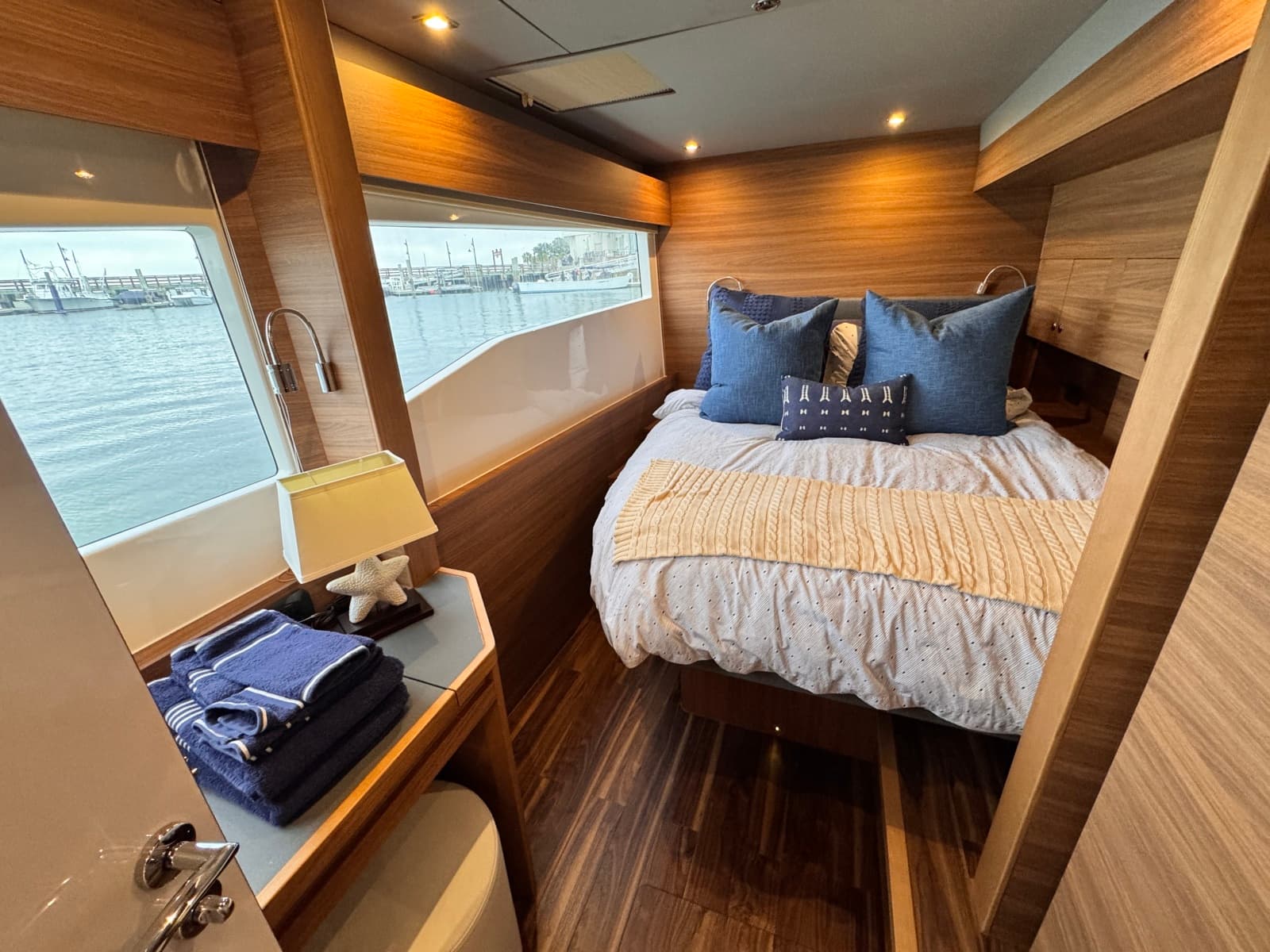 2024 Aquila 54 Yacht