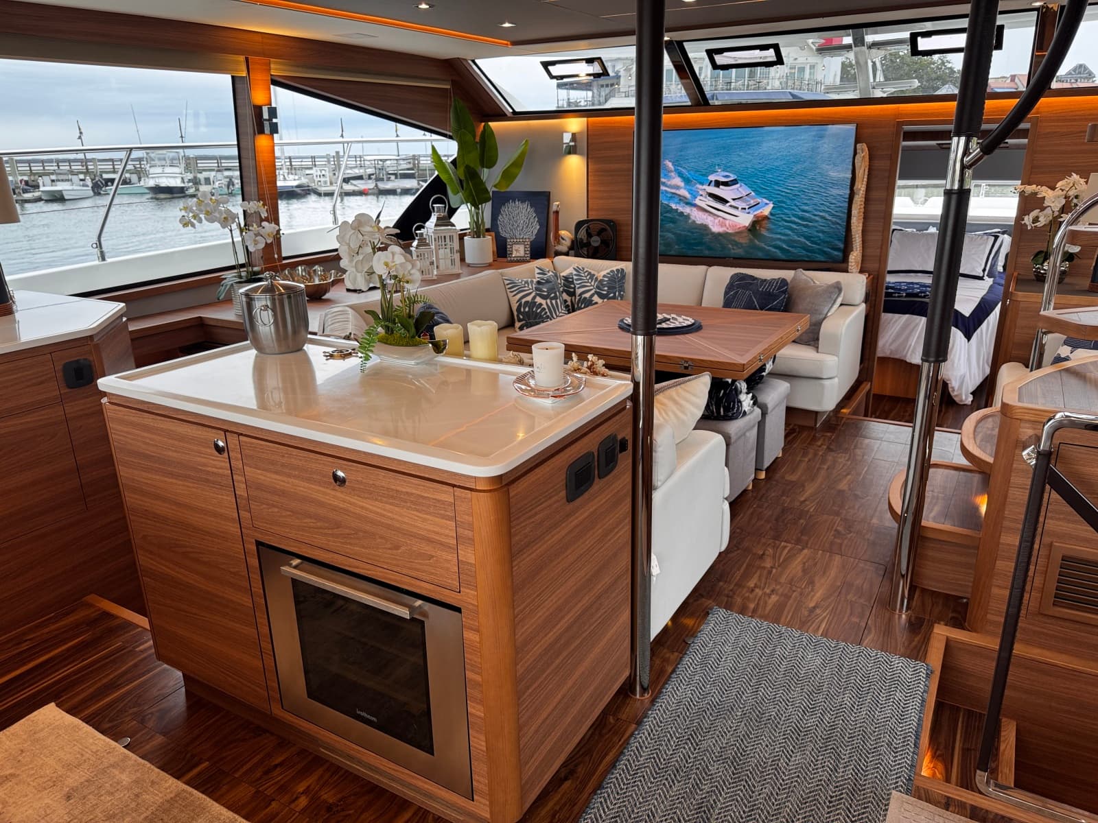 2024 Aquila 54 Yacht